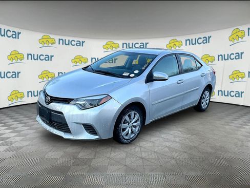 Used 2015 Toyota Corolla LE image 2