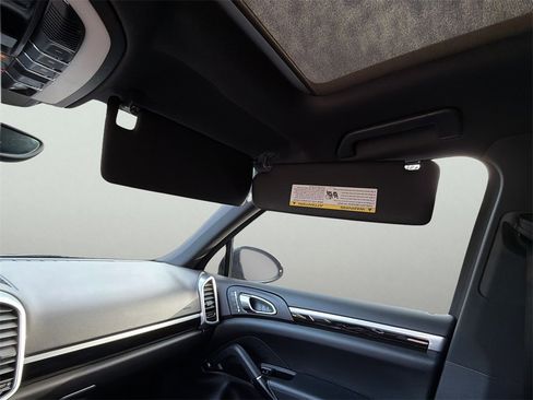 Used 2017 Porsche Cayenne Platinum Edition w/ Premium Package (PJV) image 46