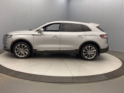 Used 2021 Lincoln Nautilus Reserve AWD/4WD image 2