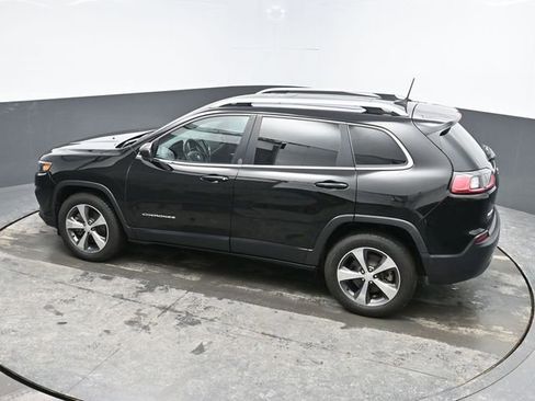 Used 2019 Jeep Cherokee Limited image 21