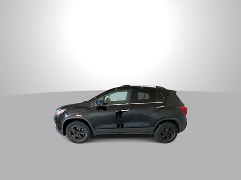 Used 2019 Chevrolet Trax LT w/ LT Convenience Package image 5