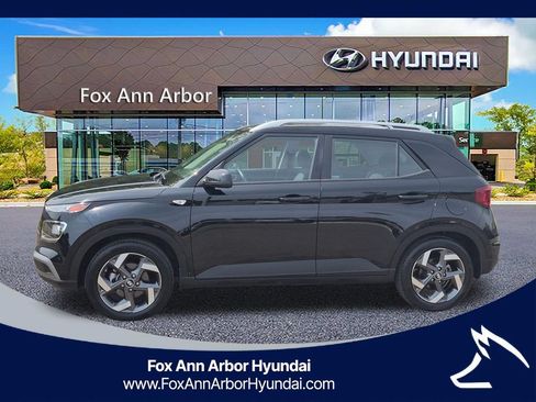 Certified 2023 Hyundai Venue SEL FWD image 2
