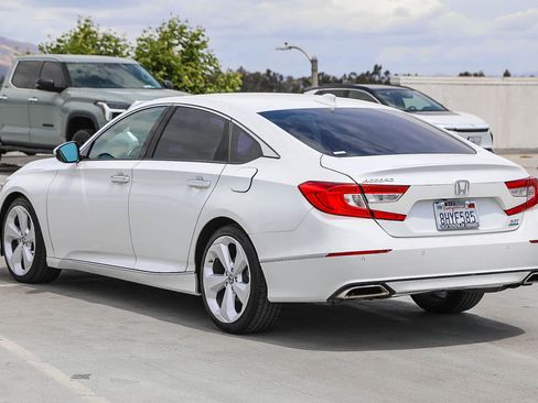 Used 2019 Honda Accord Touring image 7