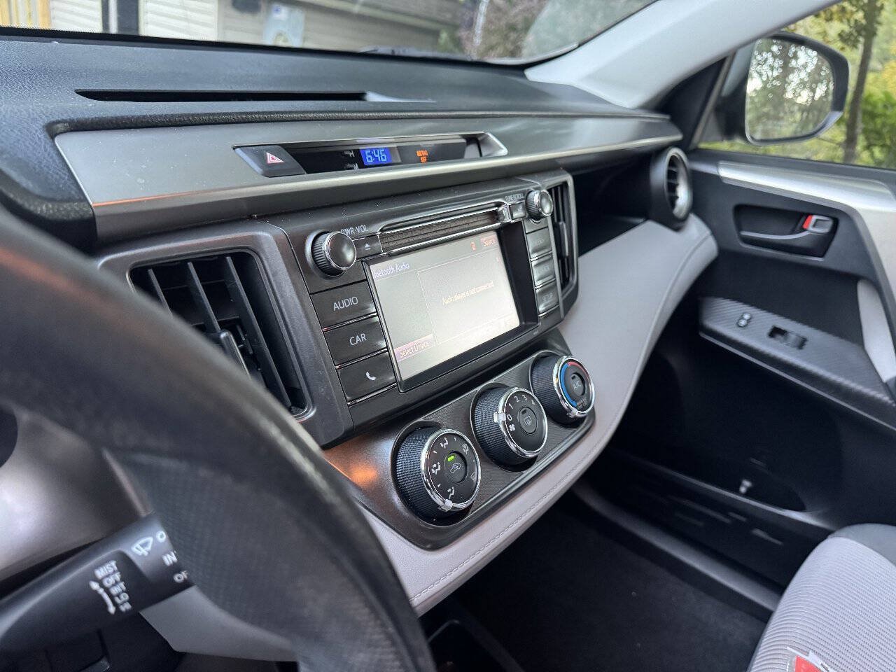 Used 2015 Toyota RAV4 LE AWD/4WD image 27