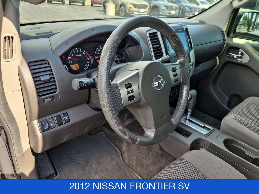 Used 2012 Nissan Frontier SV w/ SV Premium Utility Pkg AWD/4WD image 13
