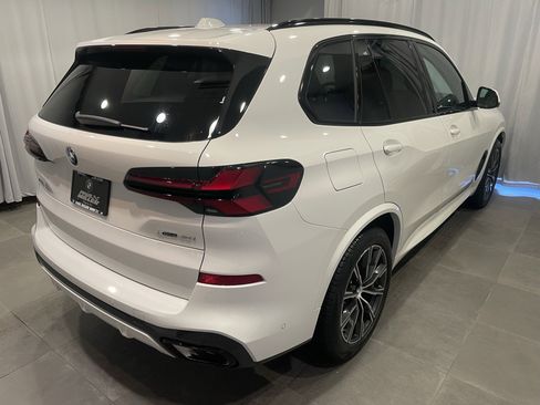 New 2026 BMW X5 xDrive40i w/ M Sport Package AWD/4WD image 6