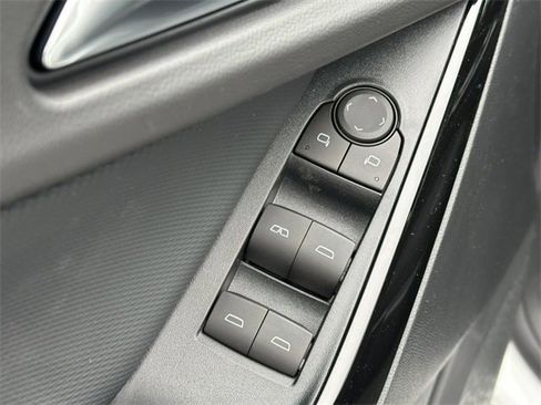 New 2026 Chevrolet Equinox LT w/ Safety and Technology Package image 9