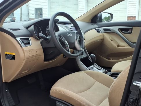 Used 2013 Hyundai Elantra GLS w/ Preferred Pkg FWD image 8