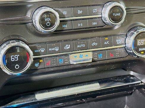 Used 2021 Ford F150 Lariat w/ Equipment Group 502A High image 21