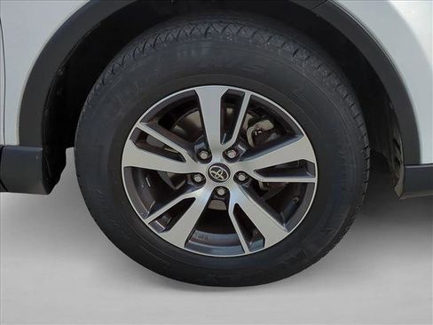 Used 2016 Toyota RAV4 XLE image 25