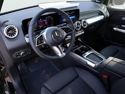 New 2026 Mercedes-Benz GLB 250 4MATIC image 34