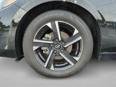 Used 2024 Nissan Sentra SV FWD image 22