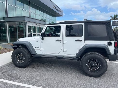Used 2015 Jeep Wrangler Unlimited Sport w/ Quick Order Package 24S AWD/4WD image 5