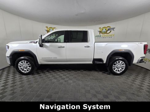 Certified 2024 GMC Sierra 2500 SLT w/ SLT Premium Package AWD/4WD image 4
