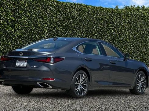 Used 2025 Lexus ES 350 w/ Premium Package FWD image 4
