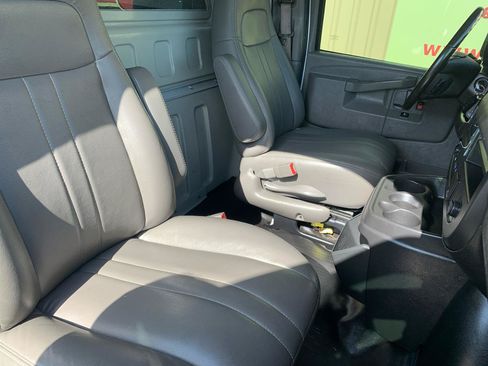 Used 2021 Chevrolet Express 2500 w/ Driver Convenience Package RWD image 14