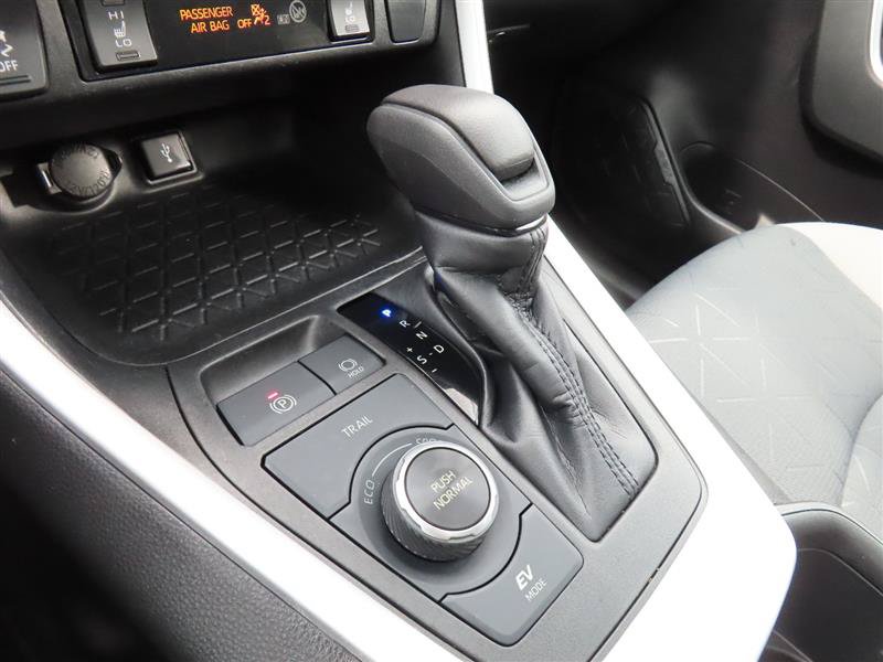 Used 2022 Toyota RAV4 XLE w/ Convenience Package AWD/4WD image 24