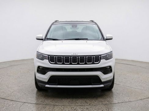 Used 2025 Jeep Compass Limited AWD/4WD image 2