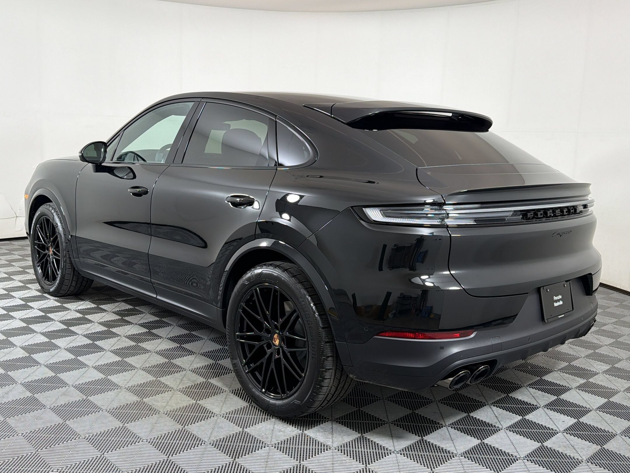 Used 2026 Porsche Cayenne Coupe AWD/4WD image 3