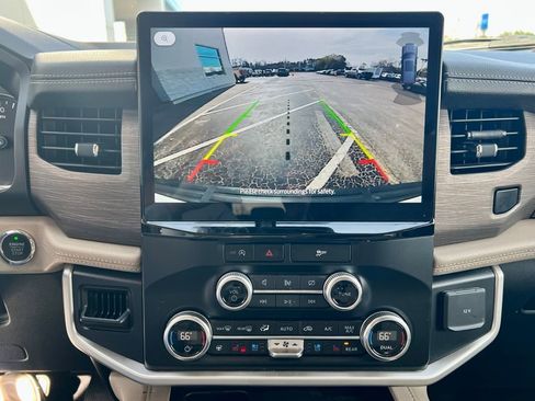 Used 2024 Ford Expedition Max Limited image 14