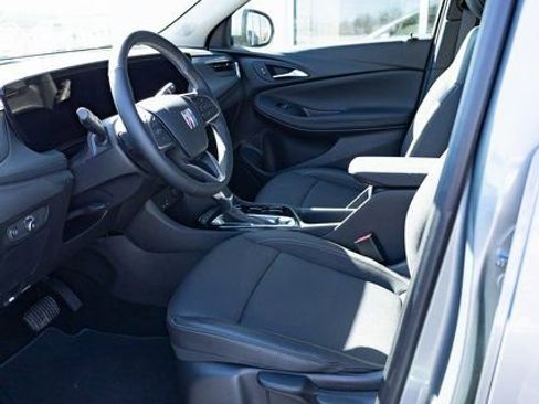 Used 2025 Buick Encore GX Preferred image 18