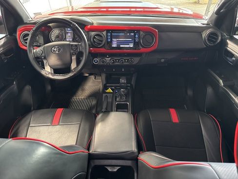 Used 2016 Toyota Tacoma SR image 31