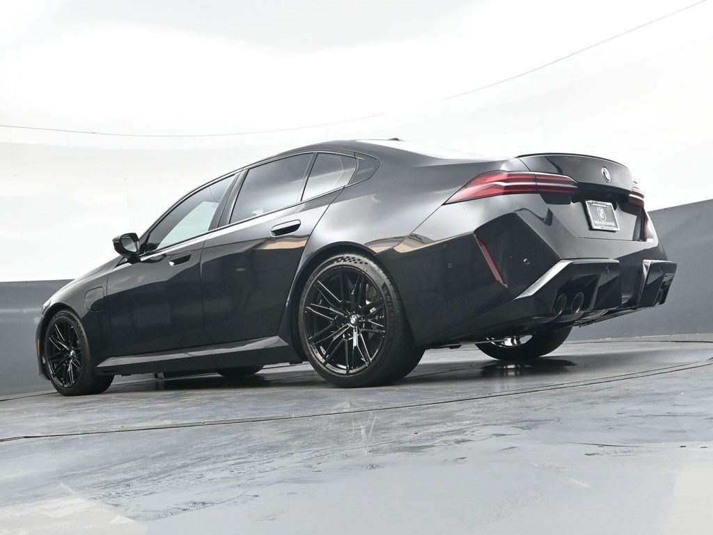 Used 2026 BMW M5 w/ Executive Package AWD/4WD image 35