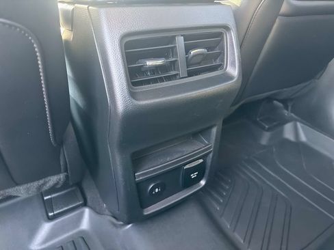 Used 2024 Ford Edge SEL w/ Convenience Package AWD/4WD image 17