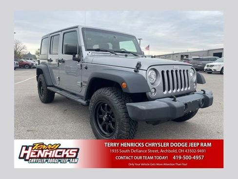 Used 2018 Jeep Wrangler Unlimited Sport w/ Dual Top Group AWD/4WD image 1