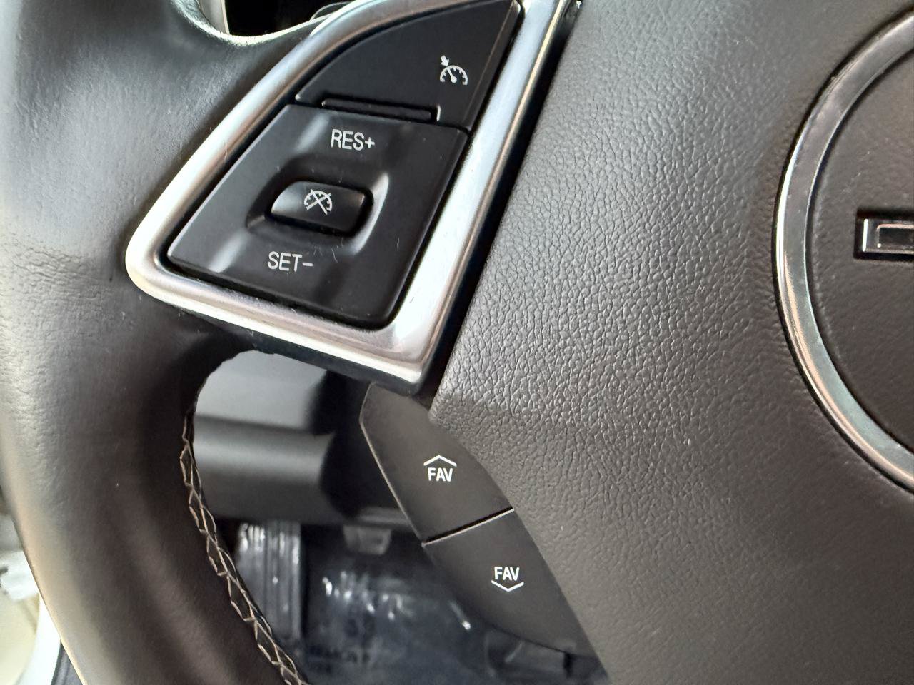 Used 2021 Chevrolet Camaro LT RWD image 10