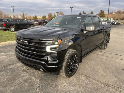 New 2026 Chevrolet Silverado 1500 High Country w/ High Country Premium Package image 3