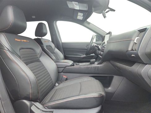 Used 2024 Nissan Pathfinder Rock Creek image 25