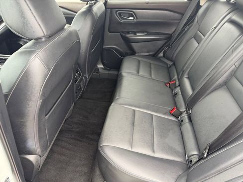 Used 2021 Nissan Rogue SL w/ Premium Package image 11