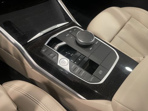 Used 2023 BMW 330i xDrive Sedan w/ Convenience Package image 19