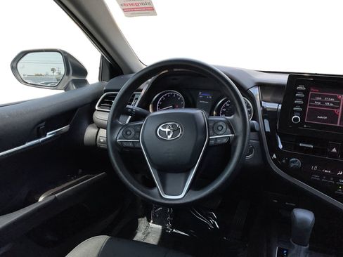 Used 2022 Toyota Camry LE w/ Convenience Package FWD image 11
