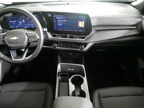 Used 2025 Chevrolet Equinox LT w/ Convenience Package II AWD/4WD image 10