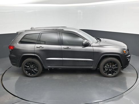 Used 2021 Jeep Grand Cherokee Laredo X AWD/4WD image 13