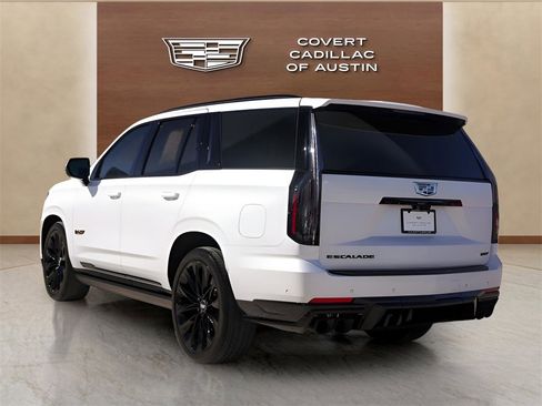 Certified 2025 Cadillac Escalade V w/ LPO, ONYX Package image 3