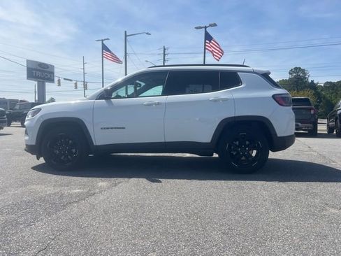 Used 2022 Jeep Compass Latitude w/ Sun and Sound Group image 4