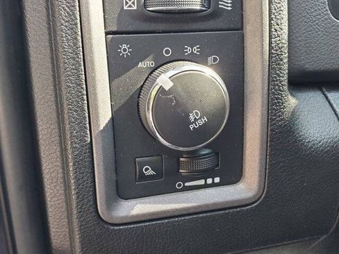 Used 2014 RAM 1500 Express AWD/4WD image 17