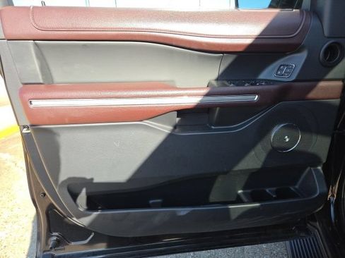 Used 2024 Ford Expedition Limited RWD image 29