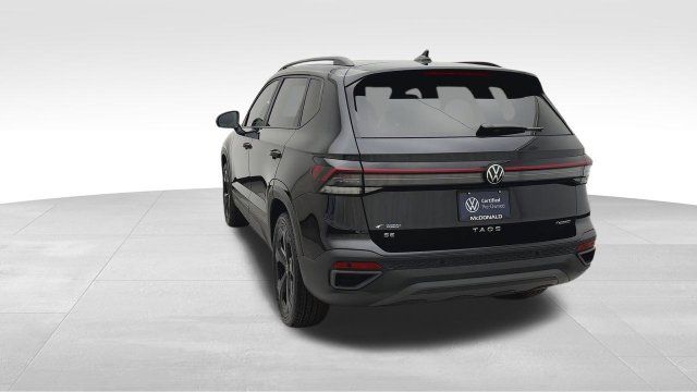 Used 2025 Volkswagen Taos SE AWD/4WD image 8