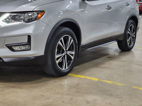 Used 2020 Nissan Rogue SV w/ Sun & Sound Touring Package image 17