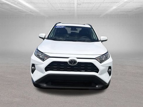 Used 2019 Toyota RAV4 XLE w/ Convenience Package AWD/4WD image 3