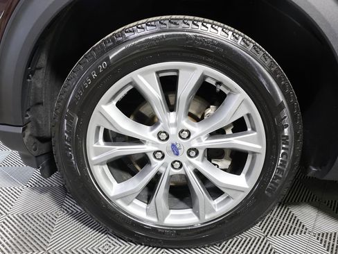 Used 2023 Ford Explorer XLT w/ Equipment Group 202A AWD/4WD image 29