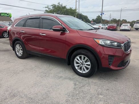 Used 2020 Kia Sorento LX w/ LX I4 Convenience Package FWD image 2