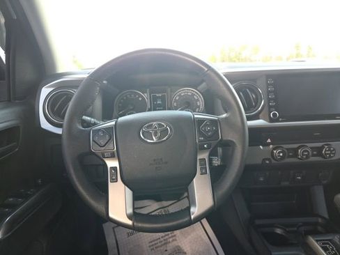 Used 2022 Toyota Tacoma SR5 w/ SR5 Appearance Package (SM) image 12
