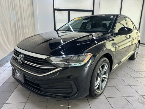 Used 2024 Volkswagen Jetta SE FWD image 12