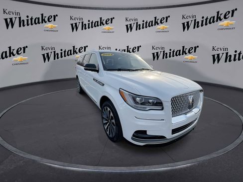 Used 2024 Lincoln Navigator L Reserve image 2