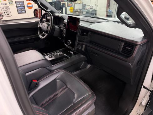 Used 2024 Ford Expedition Limited AWD/4WD image 21